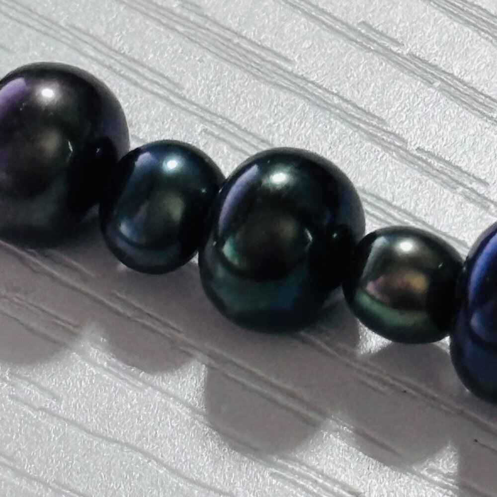 Black Peacock Pearl Beaded Necklace 18” Iridescent Classic - Picture 11 of 14